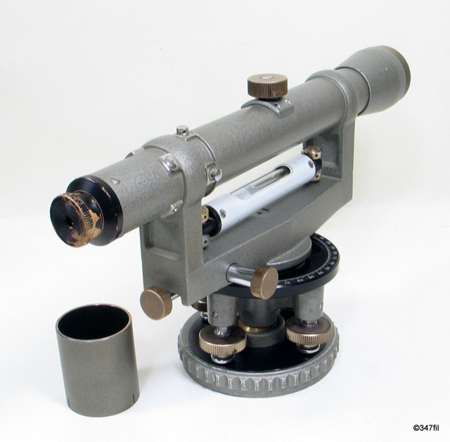 Lietz (Sokkisha) Dumpy Level, Model 110, photograph 3
