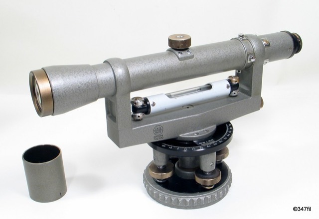 Lietz (Sokkisha) Dumpy Level, Model 110, photograph 4