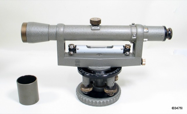 Lietz (Sokkisha) Dumpy Level, Model 110, photograph 9