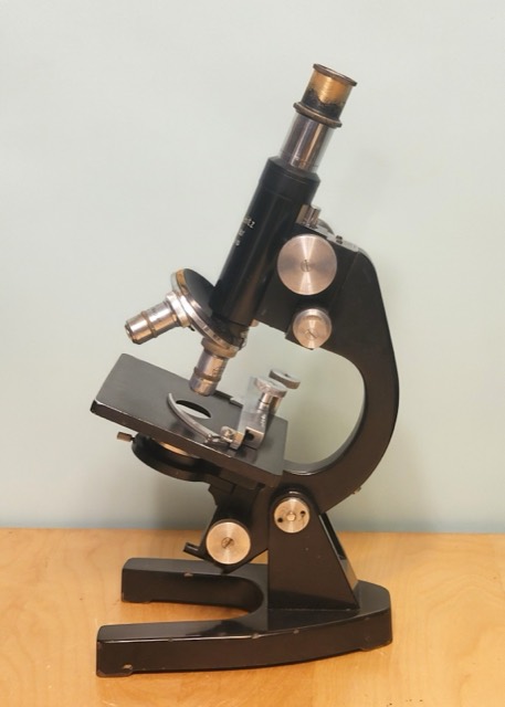 Ernst Leitz Wetzlar Model GT Microscope, No. 404910