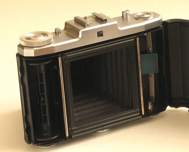 Zeiss Ikon Nettar II 517/16 Folding Camera, photograph 11