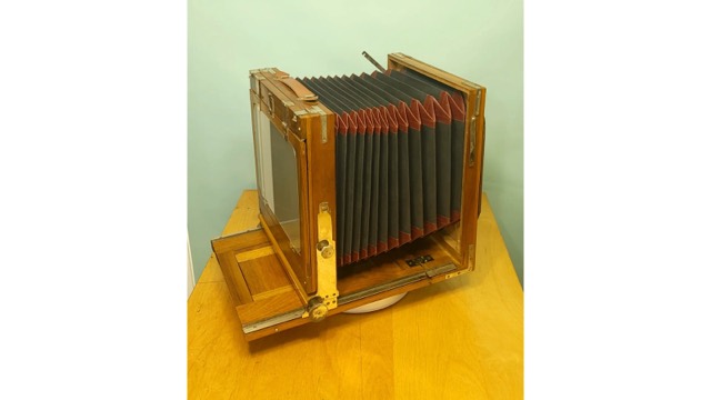 American 7 x 9 Wooden Field Camera with Leather Case, c. 1900, photograph 2