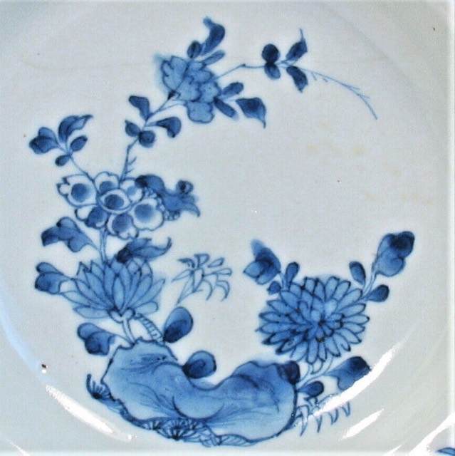 Chinese Export Blue and White Plate with Garden Pattern, photograph 2