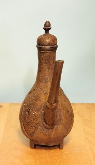 Mughal Cast Bronze Ewer (Aftaba) with Lion-Head Handle, photograph 5