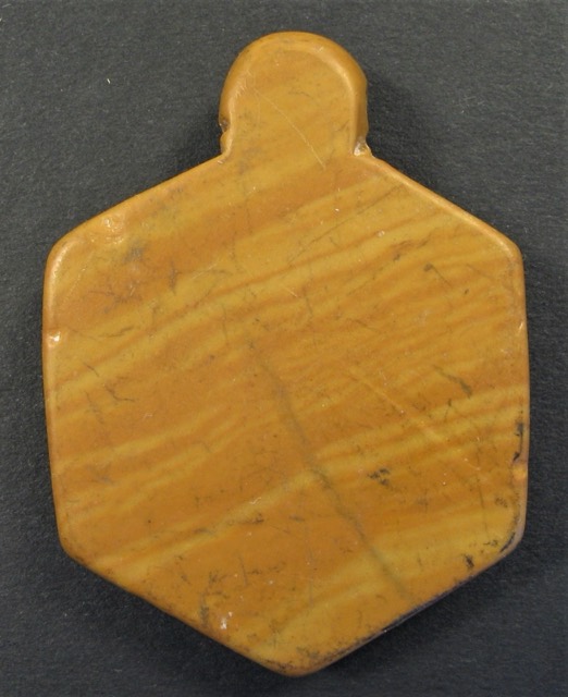 Islamic Agate Talisman Pendant with Carved Basmala, photograph 3