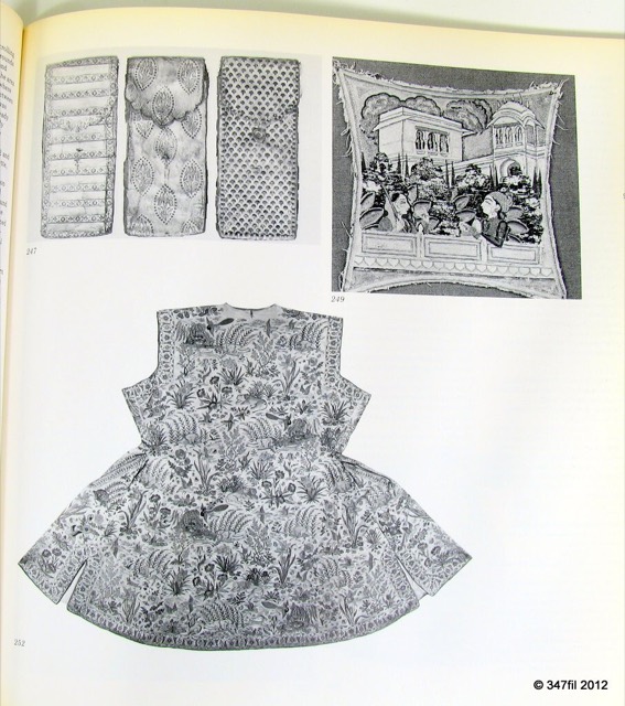 The Indian Heritage: Court Life and Arts under Mughal Rule, photograph 11