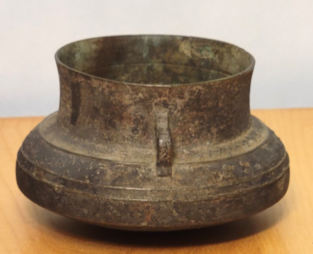 Laotian Cast Bronze Rice Pot, photograph 5