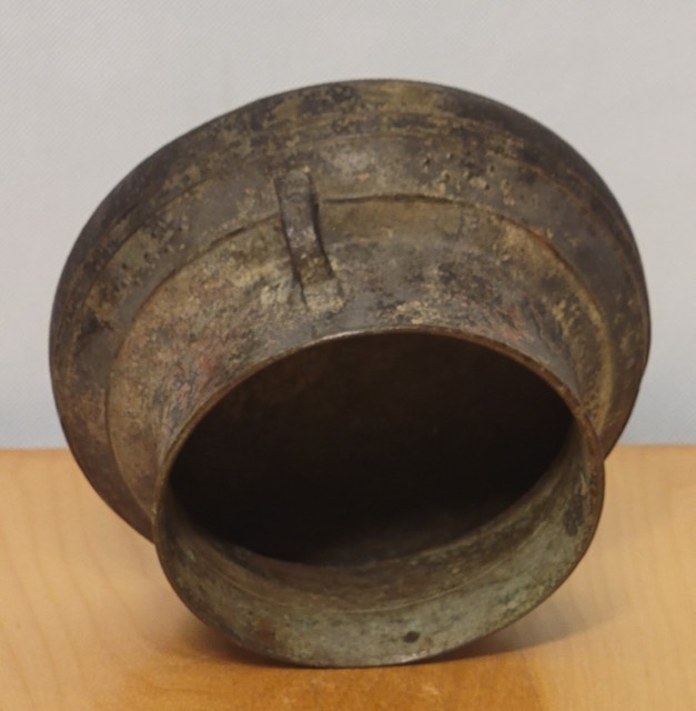 Laotian Cast Bronze Rice Pot, photograph 6
