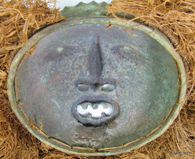 Bamun Bronze Ceremonial Mask with Raffia, photograph 5