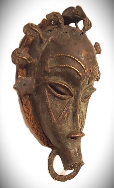 Bamun Bronze Transformation Mask, Cameroon, photograph 2