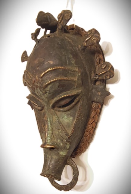 Bamun Bronze Transformation Mask, Cameroon, photograph 3