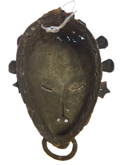 Bamun Bronze Transformation Mask, Cameroon, photograph 4
