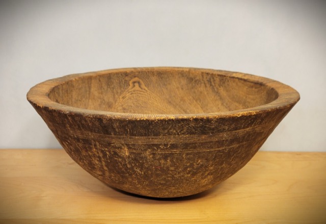 Large Carved Wood Bowl, Tuareg, photograph 2