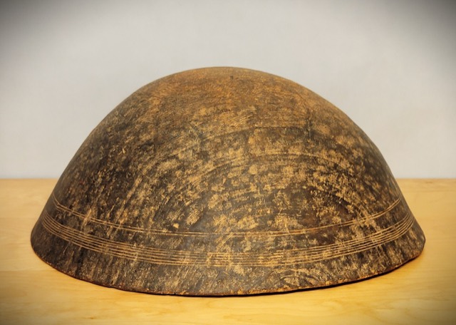 Large Carved Wood Bowl, Tuareg, photograph 4