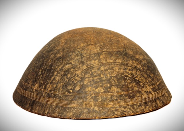 Large Carved Wood Bowl, Tuareg, photograph 6
