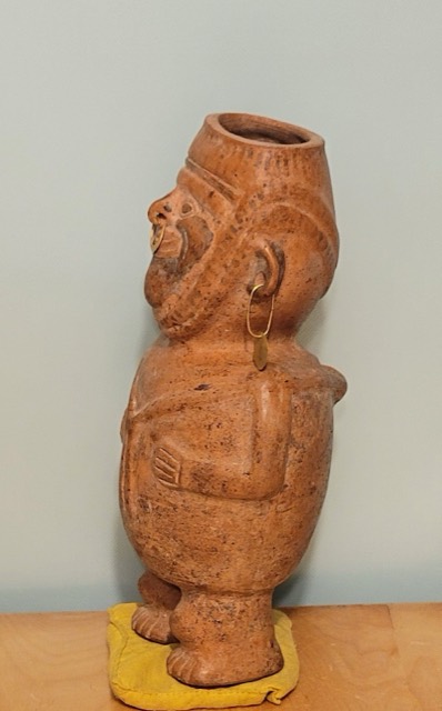 Nayarit Terracotta Figure with 24K Gold Ornaments, photograph 4