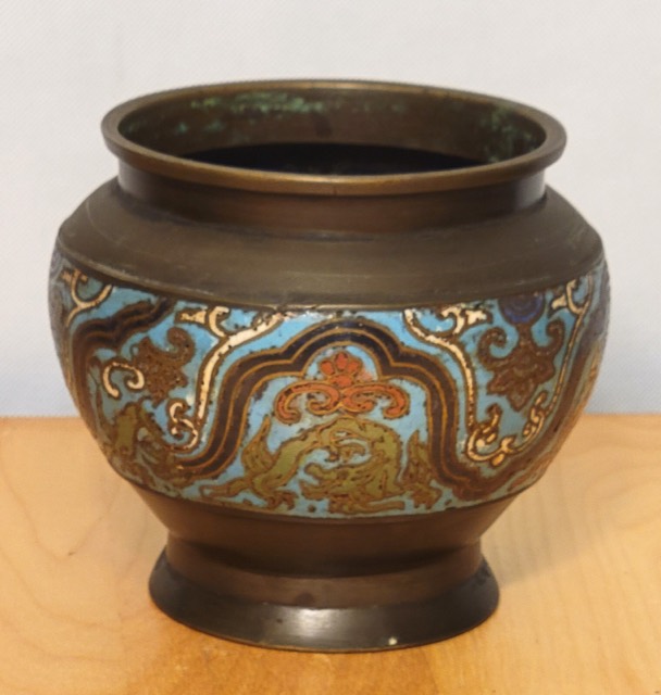 Chinese Cloisonné Vase with Dragon Motif, photograph 3