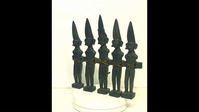 Nias Adu Ancestor Figure Grouping, photograph 2