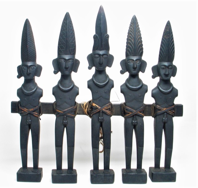 Nias Adu Ancestor Figure Grouping, photograph 3