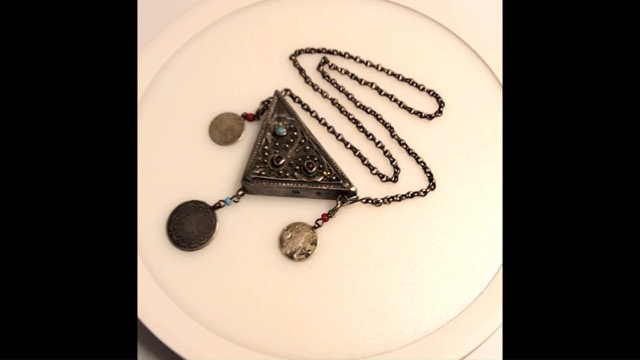 Ottoman Silver Amulet Necklace with Tugra Seal, photograph 2
