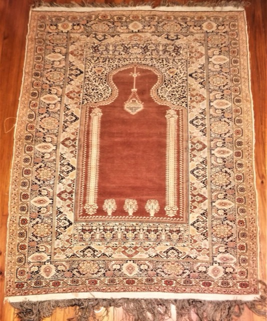 Antique Gordes Prayer Rug (Seccade), Western Anatolia, photograph 2