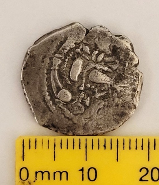 Late Sasanian Silver Drachm with Zoroastrian Fire Altar, photograph 6
