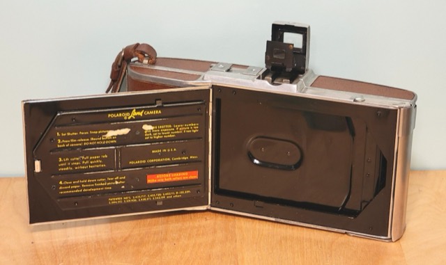 Polaroid Land Camera Model 95 with Fitted Case, photograph 10