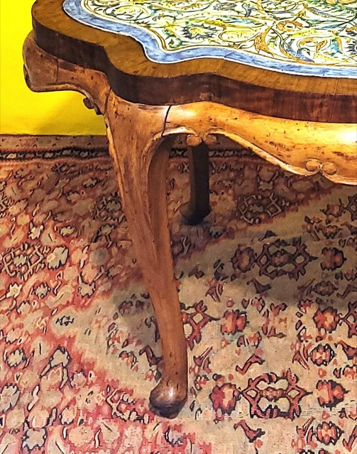 Ottoman Kütahya Tile Panel in a French Fruitwood Table, photograph 6