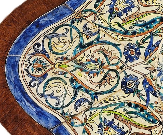 Ottoman Kütahya Tile Panel in a French Fruitwood Table, photograph 12