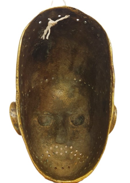 Cast Bronze Mask in the Ife Manner, Yoruba Peoples, photograph 4